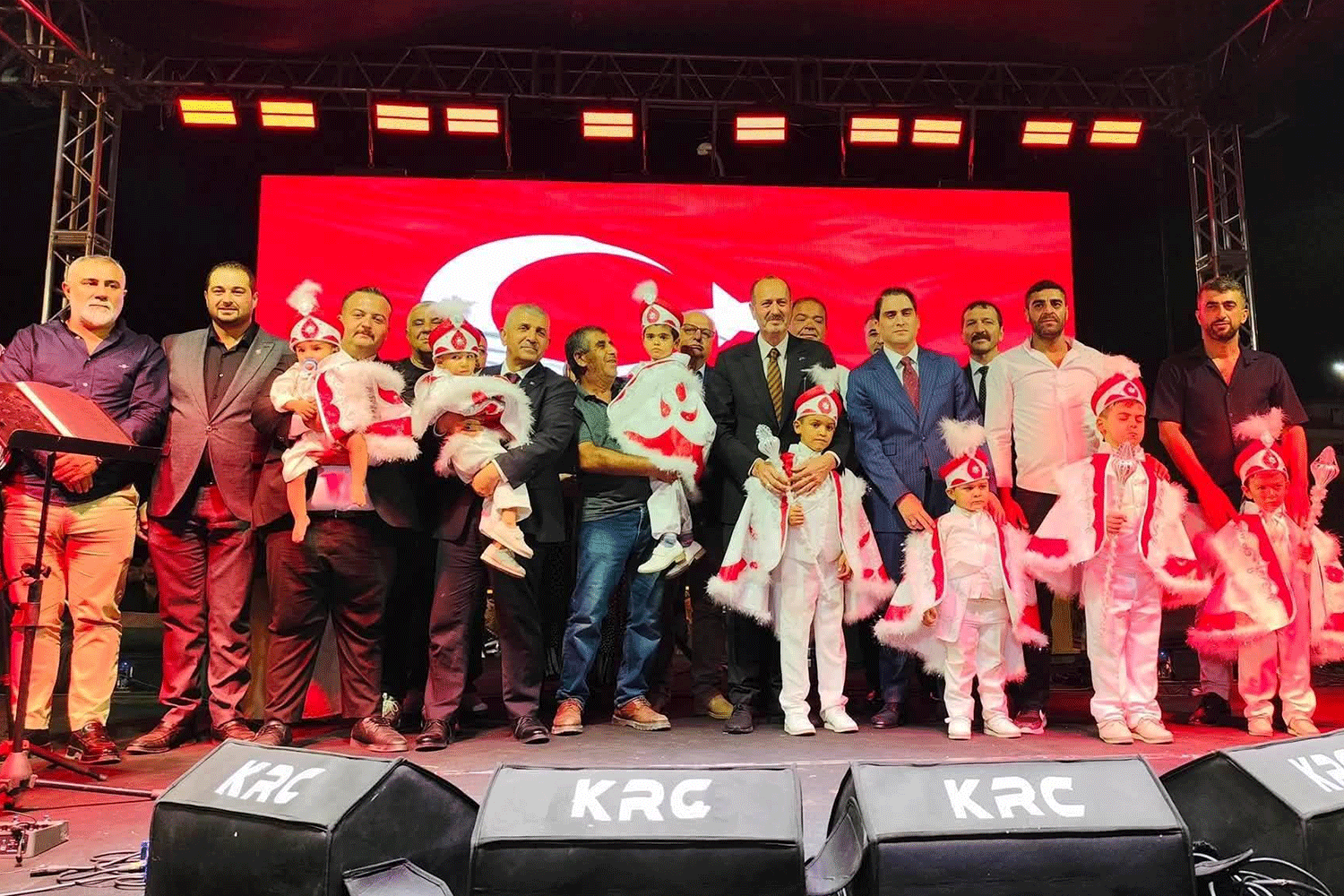 Ülkü Ocakları’ndan büyük sünnet şöleni