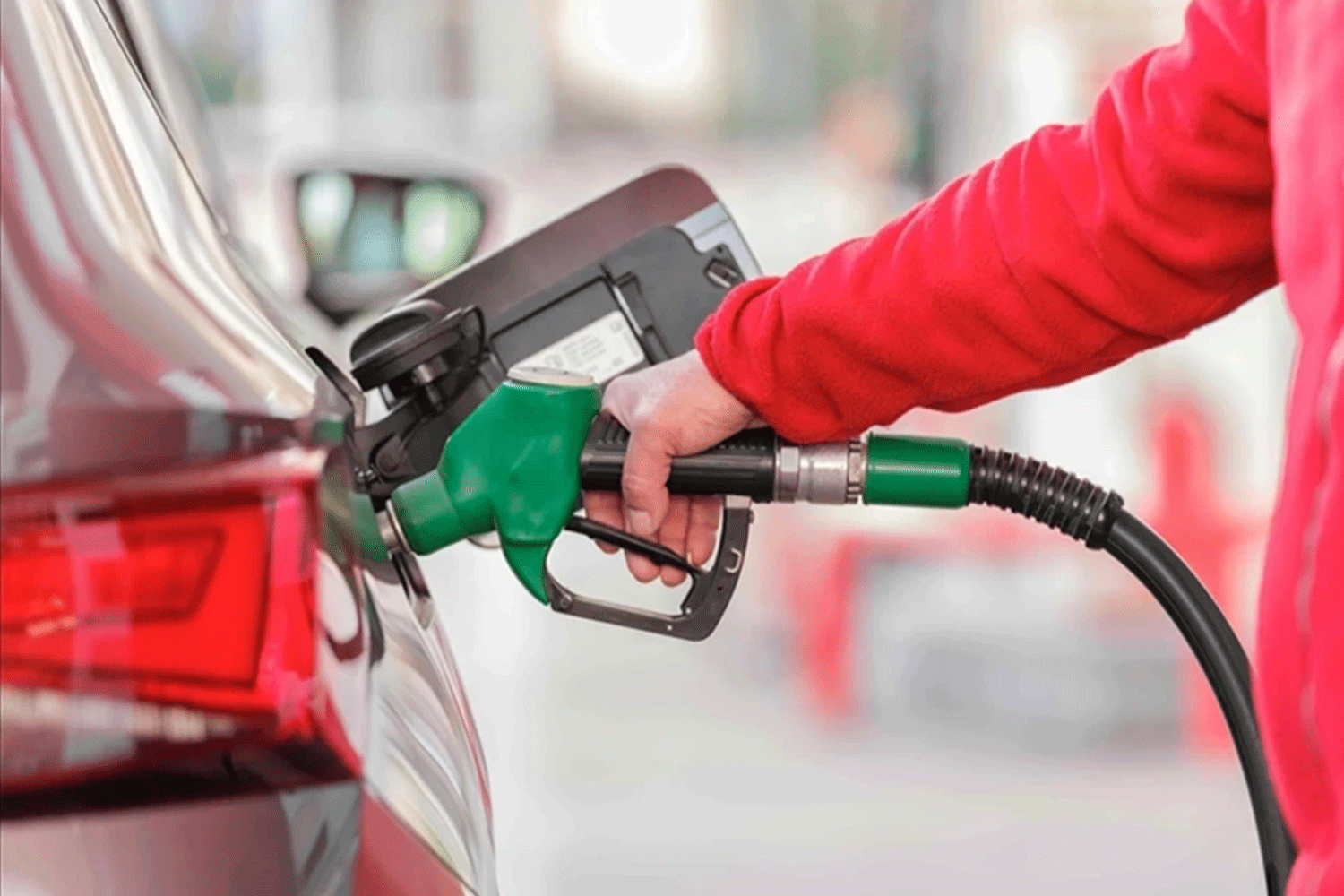 Benzine zam geliyor: Litre fiyatı 75 lirayı aşacak