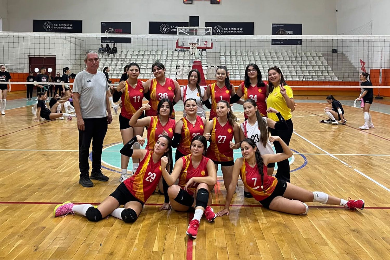 Tire Belediye Spor’un genç sultanlarından güzel galibiyet