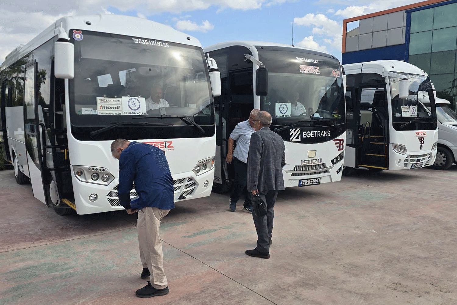 Tire'de okul taşıtları denetlendi