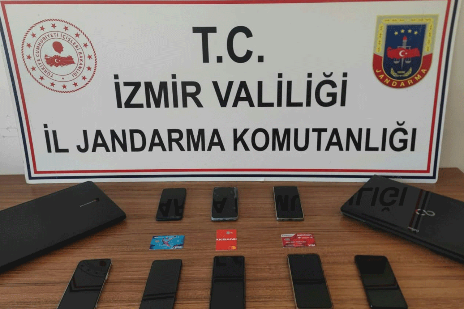 Bayındır’da yasa dışı bahis operasyonu: 8 tutuklama